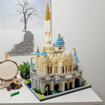 3D модель DIY Алмазные блоки Кирпичи Здание Парк развлечений Замок Сад Дерево Река Мировая архитектура Игрушка для детей