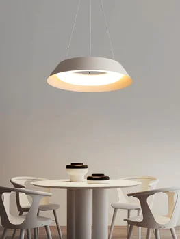 Люстра для столовой Современный минималистичный обеденный стол в скандинавском стиле, креативный светильник для гостиной и спальни с одной головкой, длинная линия